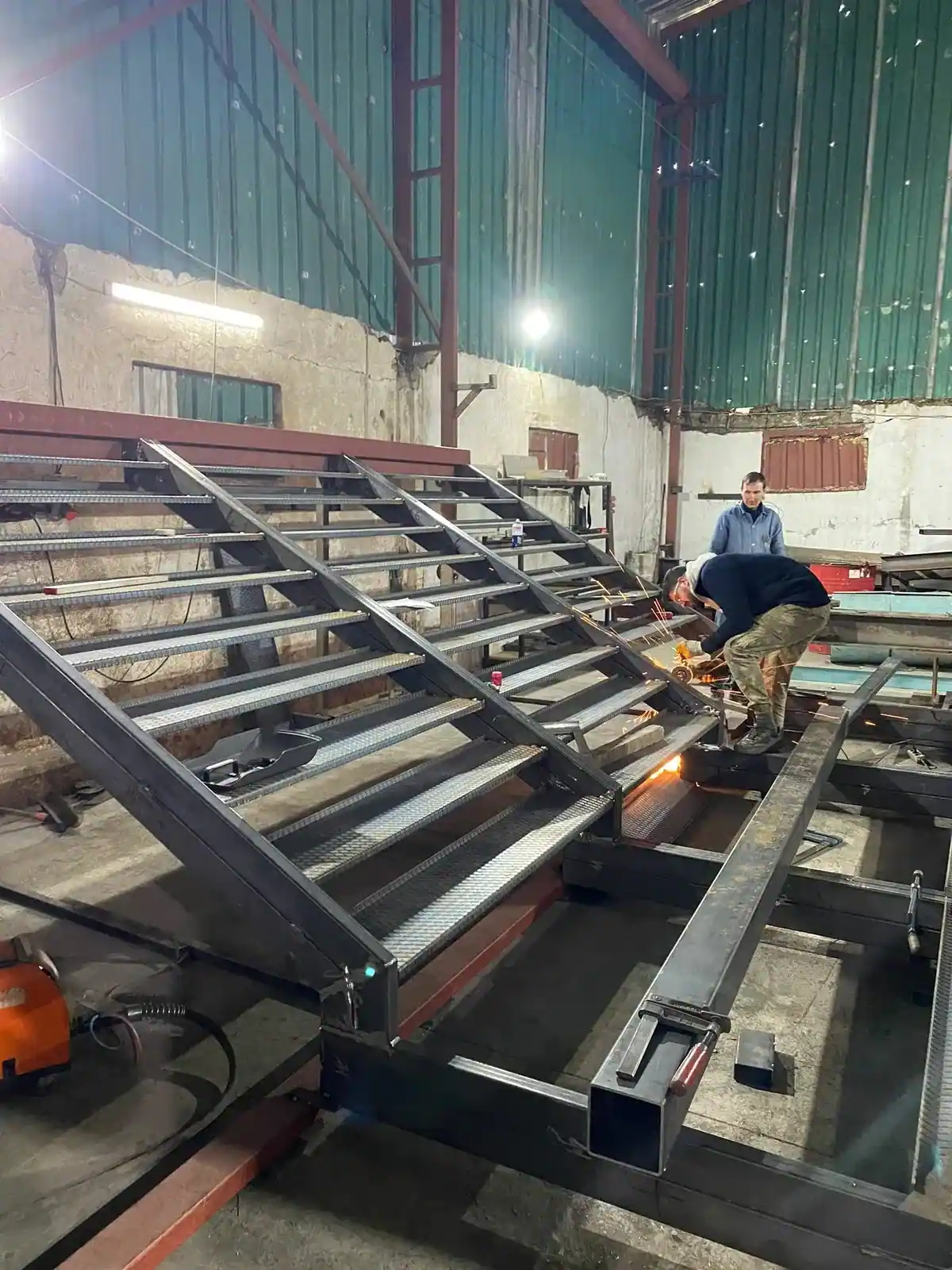 Çelik merdiven imalatı — Saray Metal uygulaması, çelik yapı 5